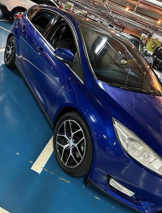FORD FOCUS 2.0 TITANIUM 16V FLEX 4P POWERSHIFT FORD FOCUS 2.0 TITANIUM 16V FLEX 4P POWERSHIFT